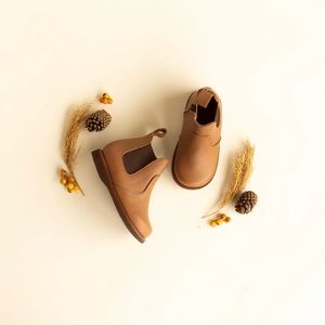 Adelisa & Co. Viajero Chelsea Boot (NWOT)